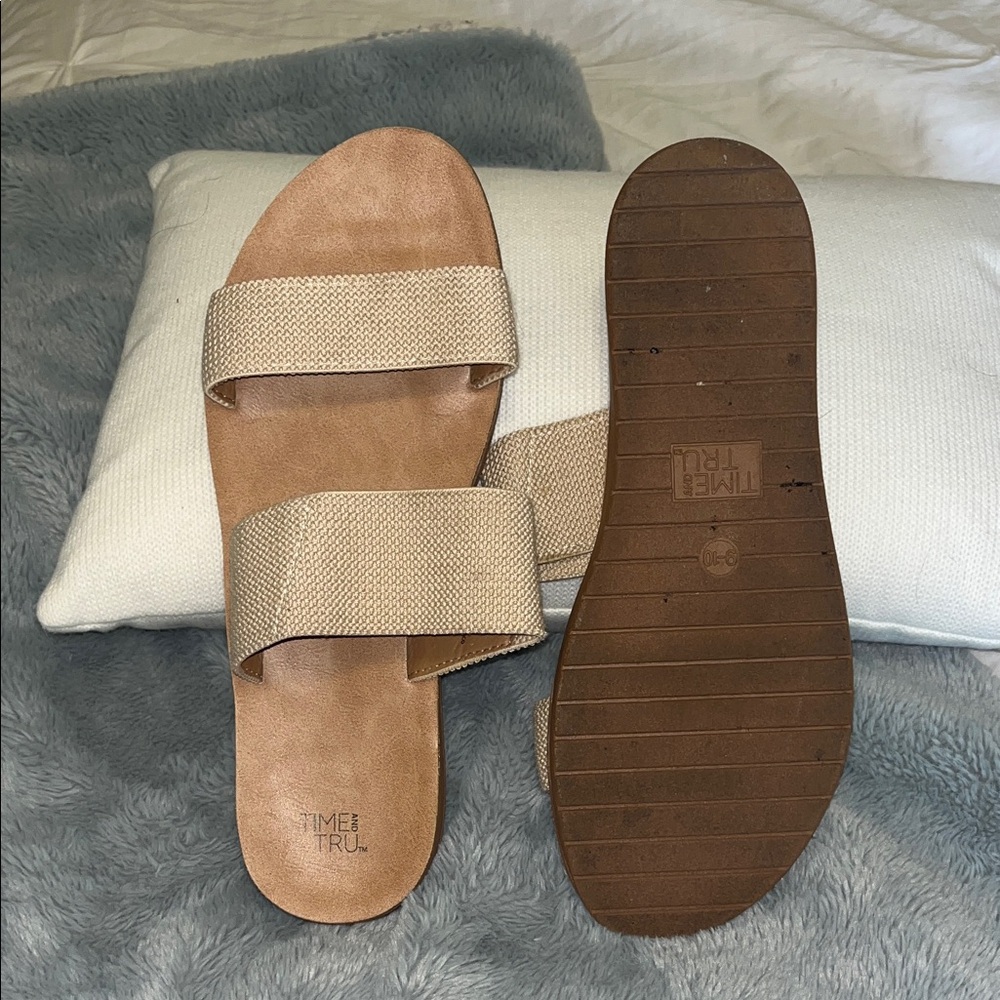 Time and Tru Women's Beige Slide Sandals